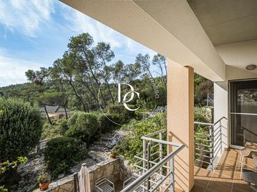 Casa con balcone in vendita a Carrer del Falciot