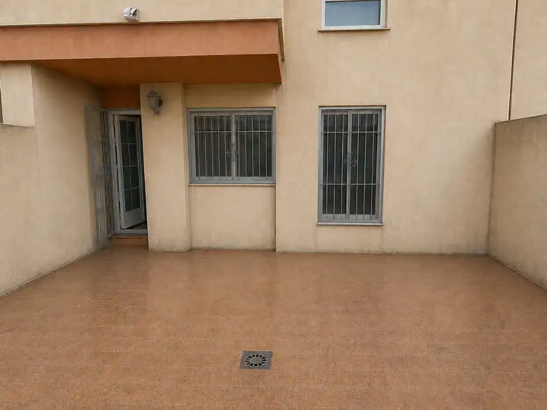 Vista exterior de Piso en venta en Cenes de la Vega