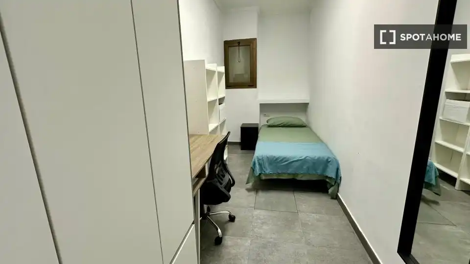 Dormitori de Pis per a compartir en Collblanc - La Torrassa