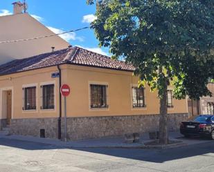 Exterior view of House or chalet for sale in Segovia Capital  with Heating, Terrace and Furnished