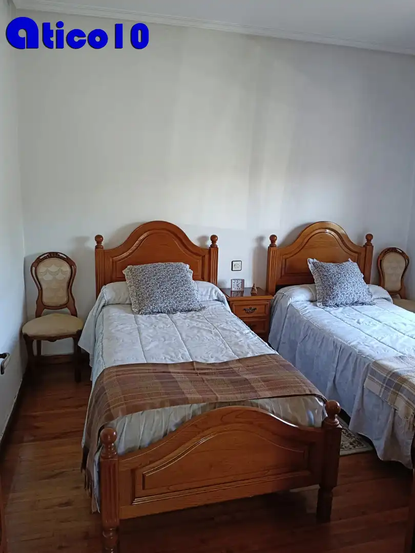 Dormitori de Casa o xalet en venda en Candamo amb Calefacció, Traster i Moblat