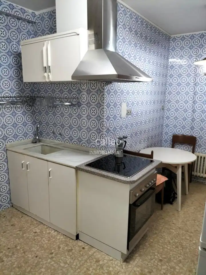 Cocina de Piso de alquiler en Ferrol con Calefacción, Parquet y Amueblado