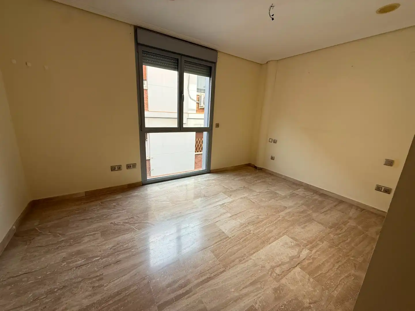Bedroom of Flat for sale in Córdoba  with Air Conditioner and Heating