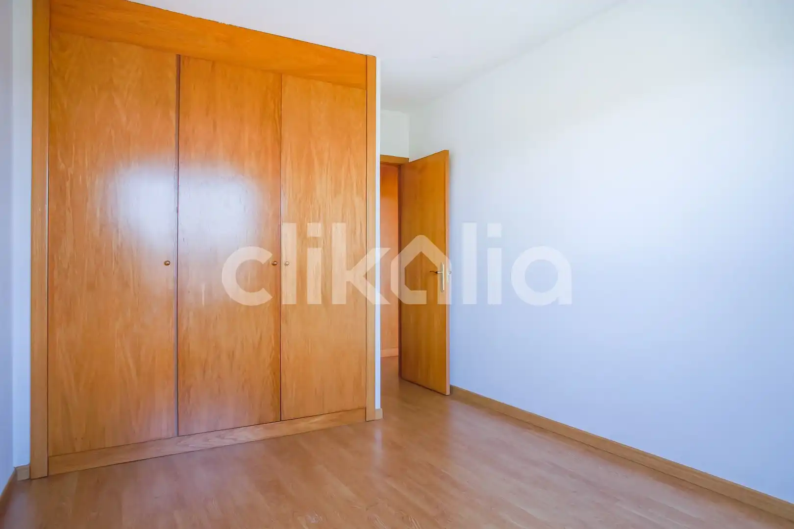 Habitación de Piso en venta en Madrid con Calefacción, Trastero y Piscina