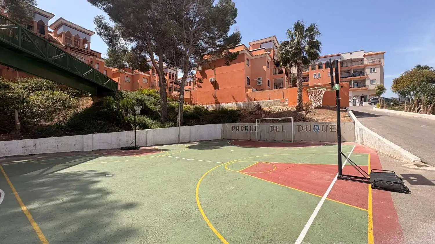 Außenansicht von Wohnungen zum Verkauf in Orihuela mit Klimaanlage, Heizung und Schwimmbad