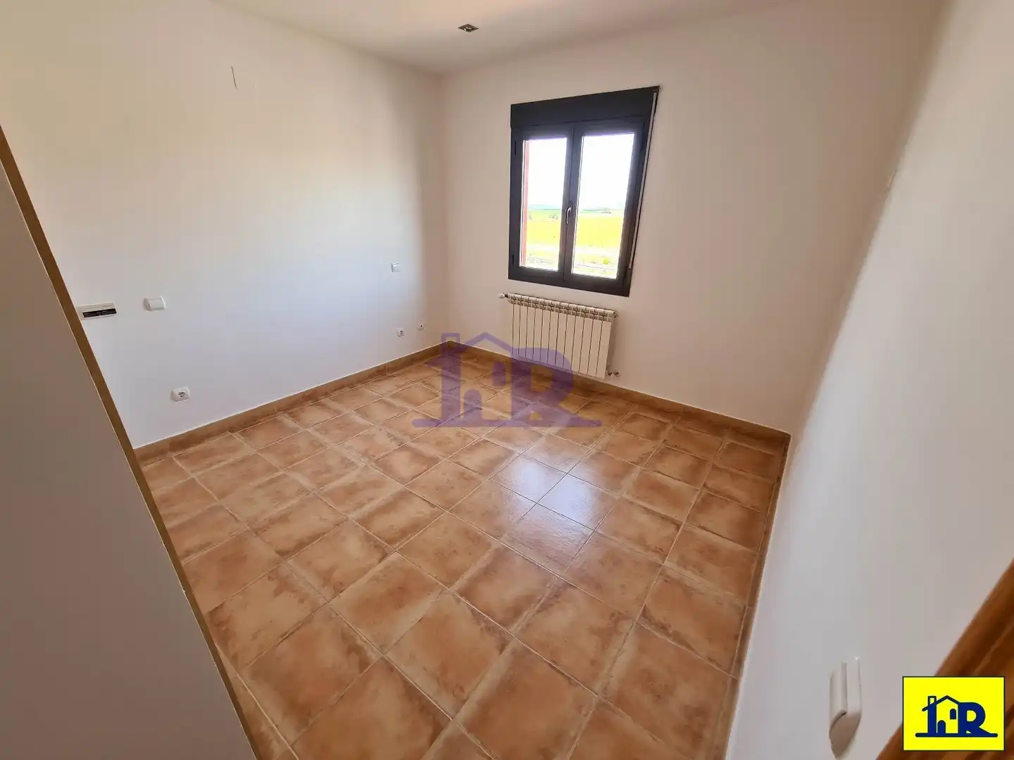 Dormitori de Casa adosada en venda en Villar de Olalla amb Calefacció, Jardí privat i Terrassa