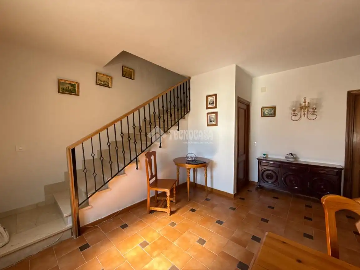 Casa adosada en venta en Lucillos con Balcón