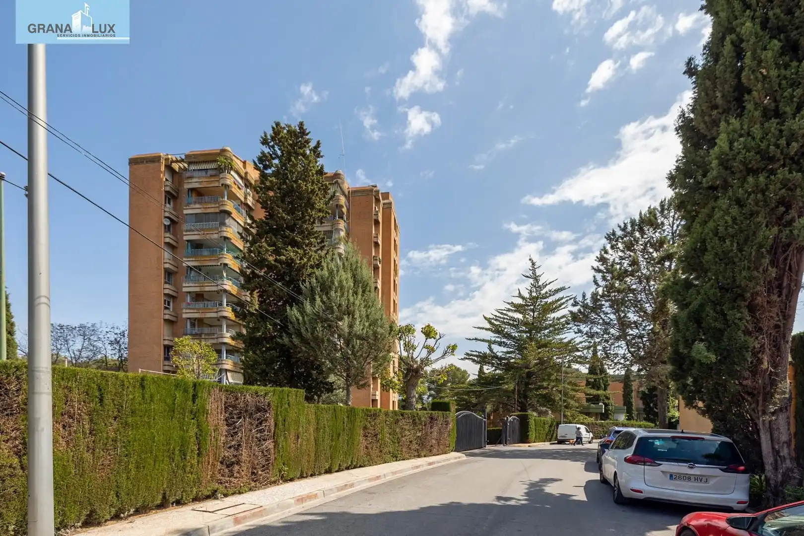 Pis amb terrassa en venda a Ronda de los Montes