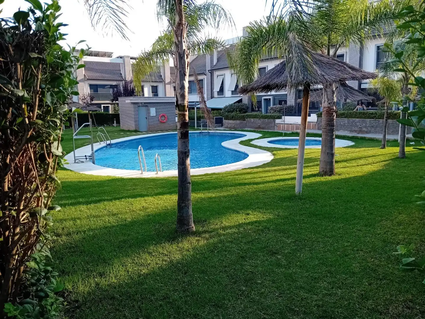 Swimming pool of Flat for sale in Córdoba