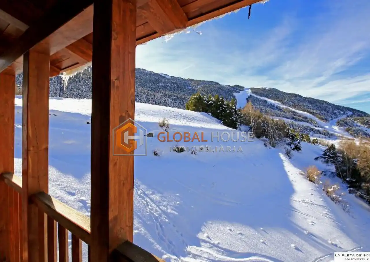 Vista exterior de Piso en venta en Canillo con Trastero