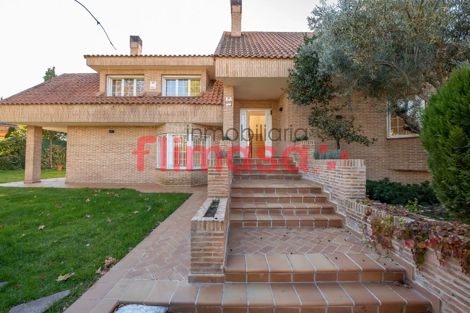 Vista exterior de Casa o xalet en venda en Villaviciosa de Odón amb Aire condicionat, Calefacció i Jardí privat