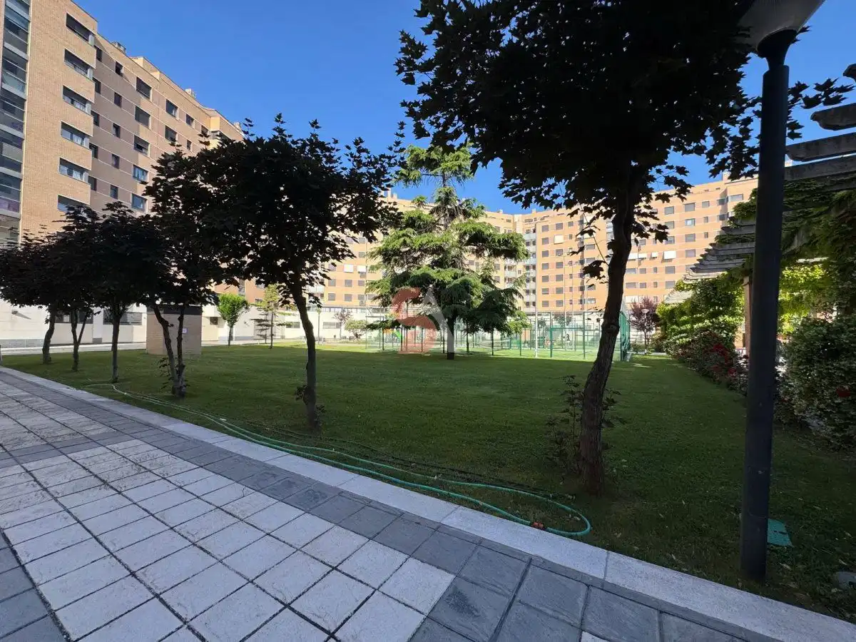Außenansicht von Wohnung zur Miete in Valladolid mit Heizung, Möbliert und Gemeinschaftspool