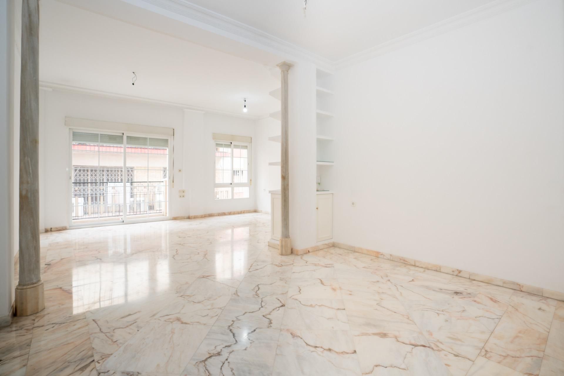 Pis en venda en Motril amb Traster i Balcó