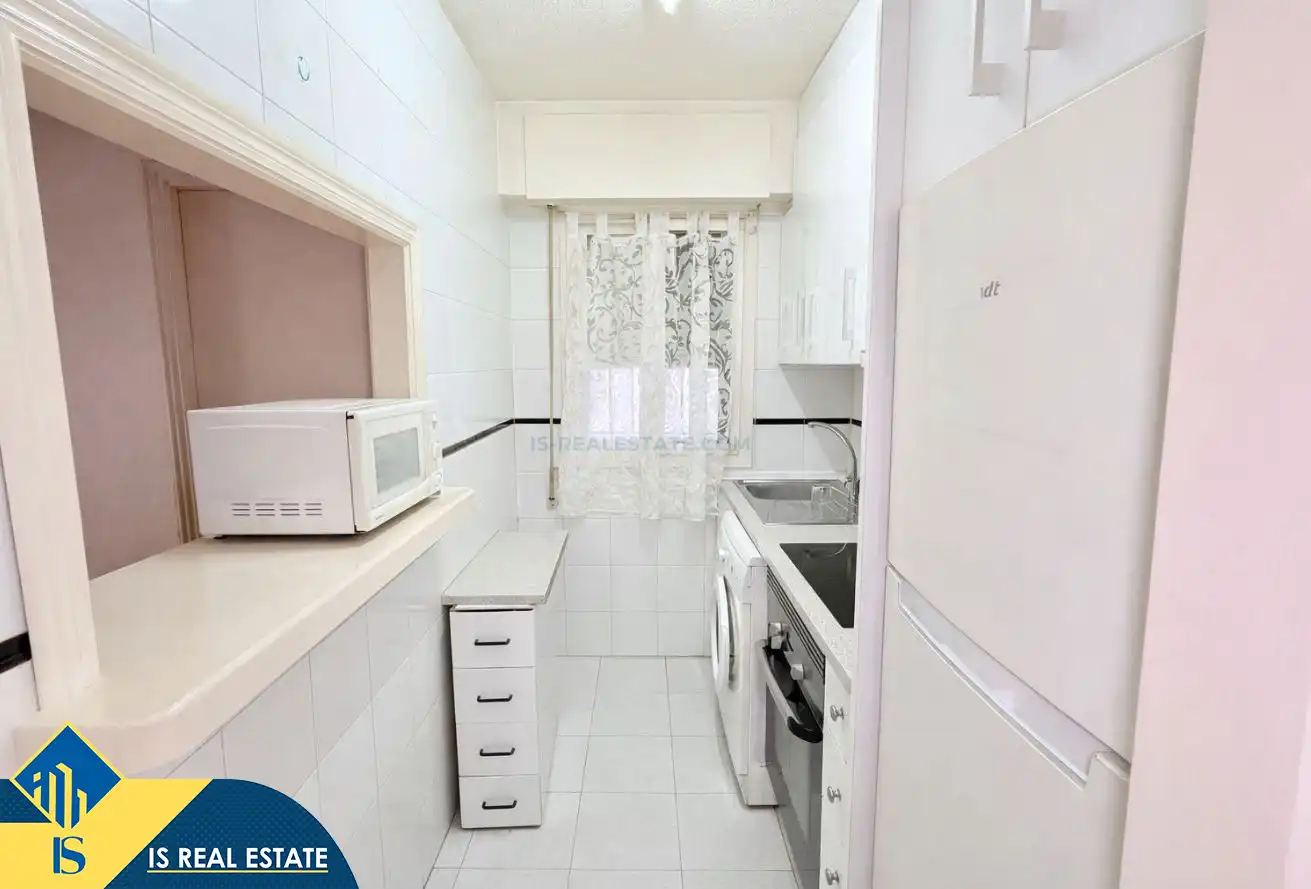 Cuina de Apartament en venda en Torrevieja amb Aire condicionat, Calefacció i Terrassa
