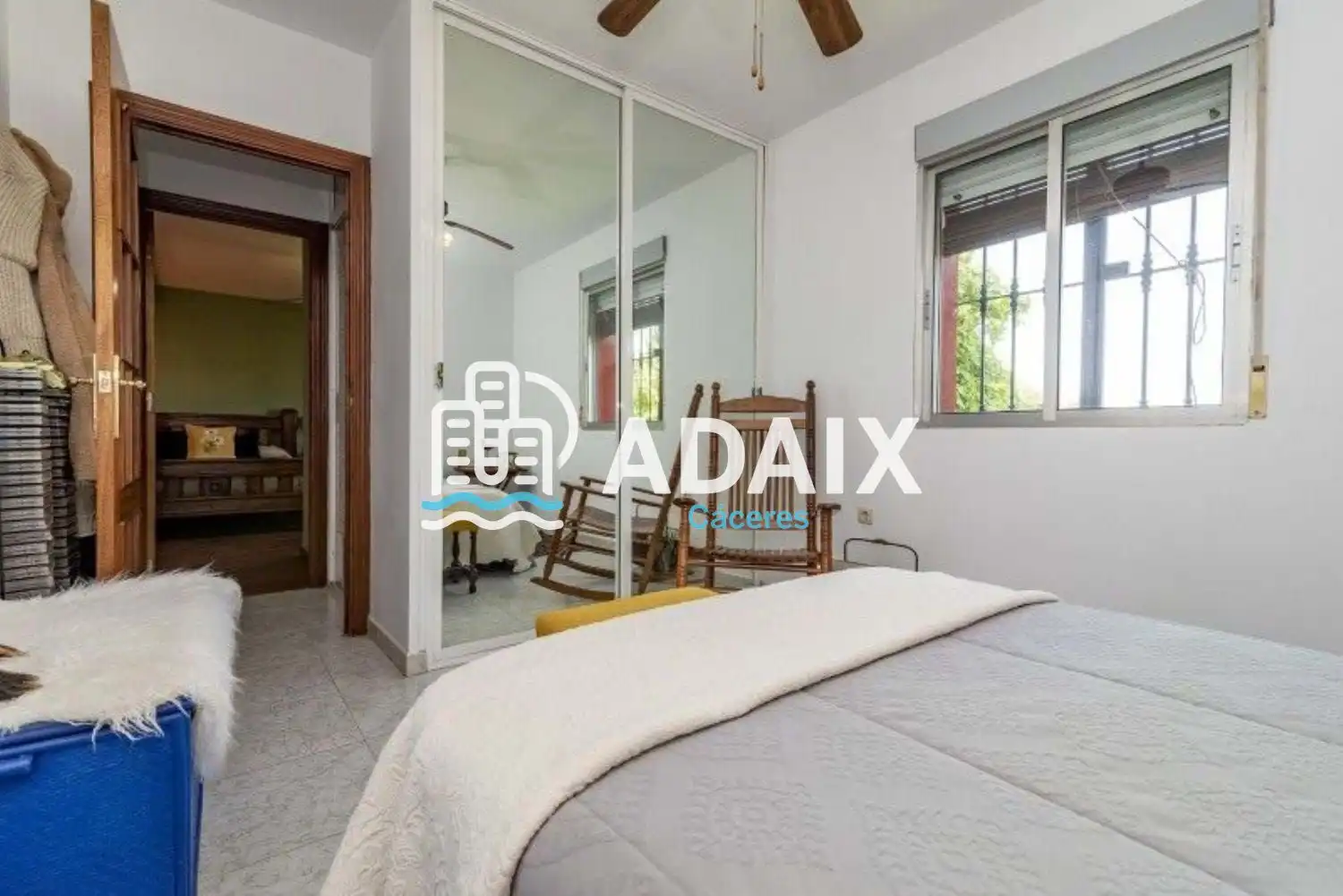 Dormitori de Casa o xalet en venda en Cáceres amb Aire condicionat i Terrassa
