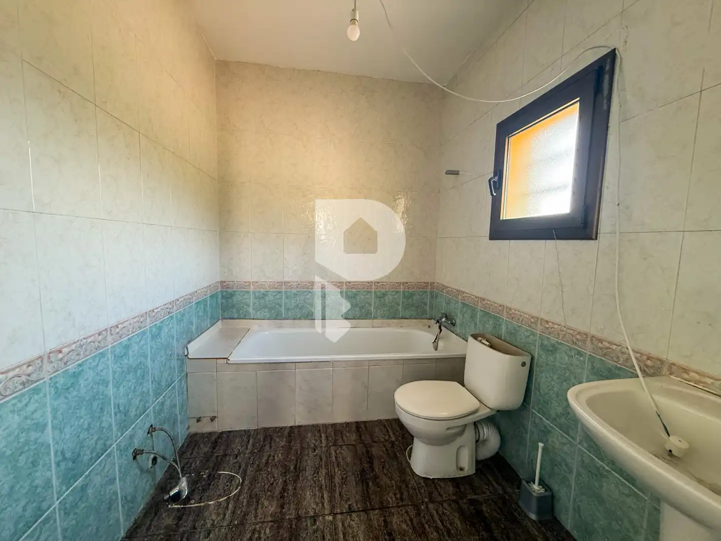 Bathroom of Houses for sale in Vallirana  with Air Conditioner, Private garden and Terrace