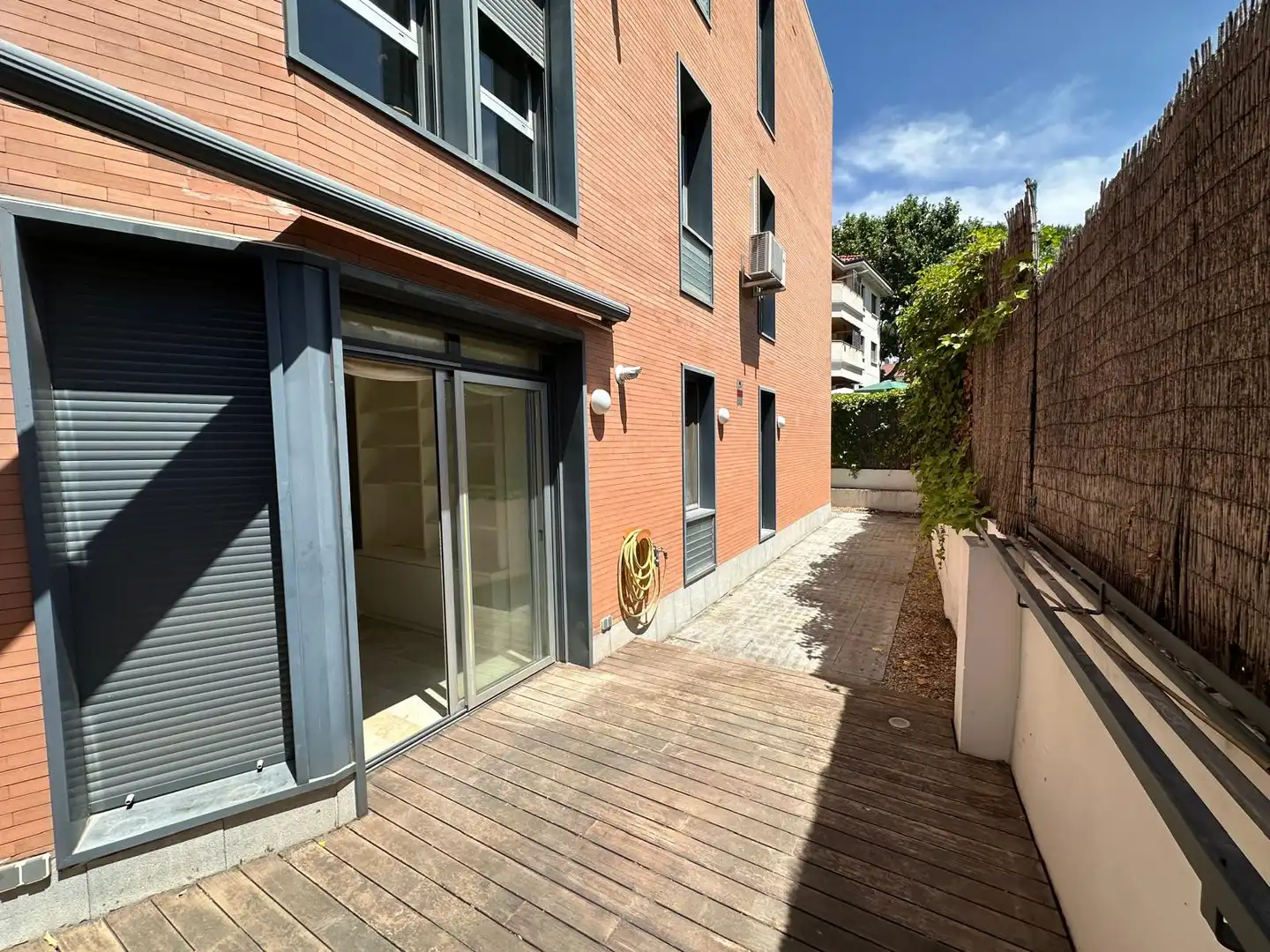 Vista exterior de Piso en venta en Torrelodones con Calefacción, Jardín privado y Terraza
