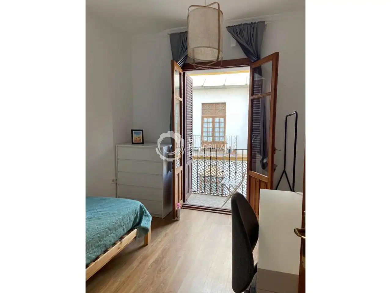 Dormitori de Casa adosada en venda en Puerto Real amb Aire condicionat, Jardí privat i Terrassa