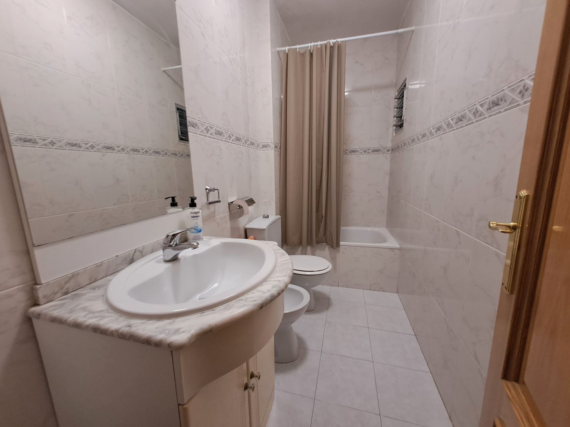 Bany de Pis en venda en Alcorcón amb Terrassa