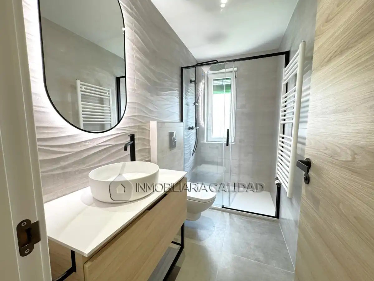 Bathroom of Flat for sale in Burgos  with Heating, Storage room and Furnished