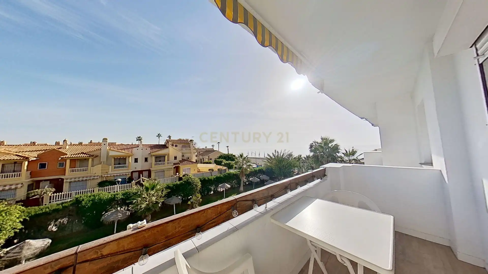 Vista exterior de Apartament en venda en Rincón de la Victoria amb Aire condicionat, Piscina i Balcó