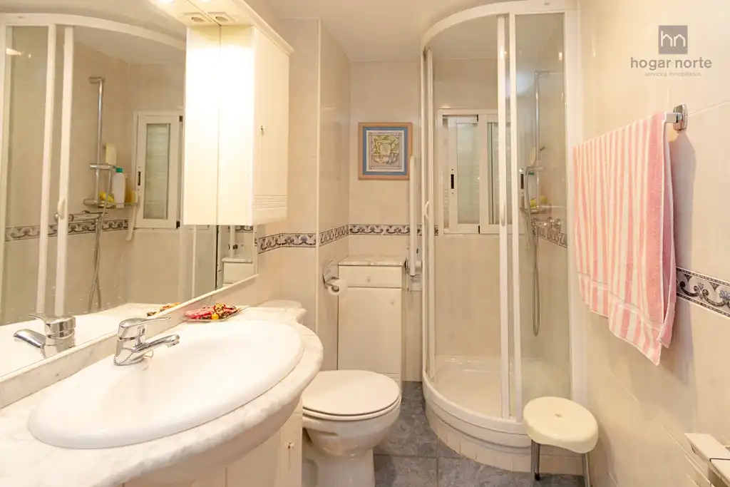 Baño de Piso en venta en Alcobendas con Aire acondicionado, Calefacción y Terraza