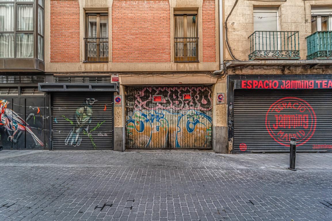 Exterior view of Garage for sale in  Madrid Capital