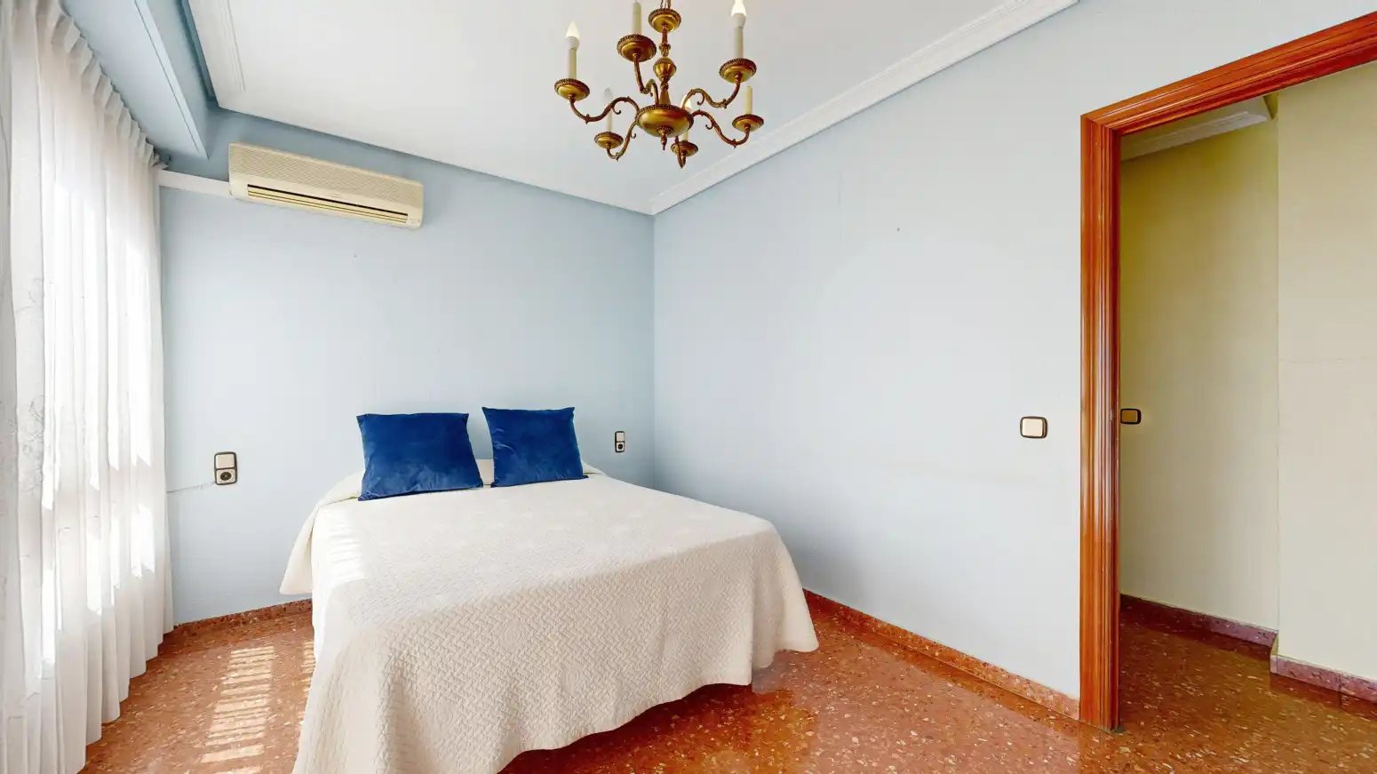 Habitación de Piso en venta en Torrent con Balcón