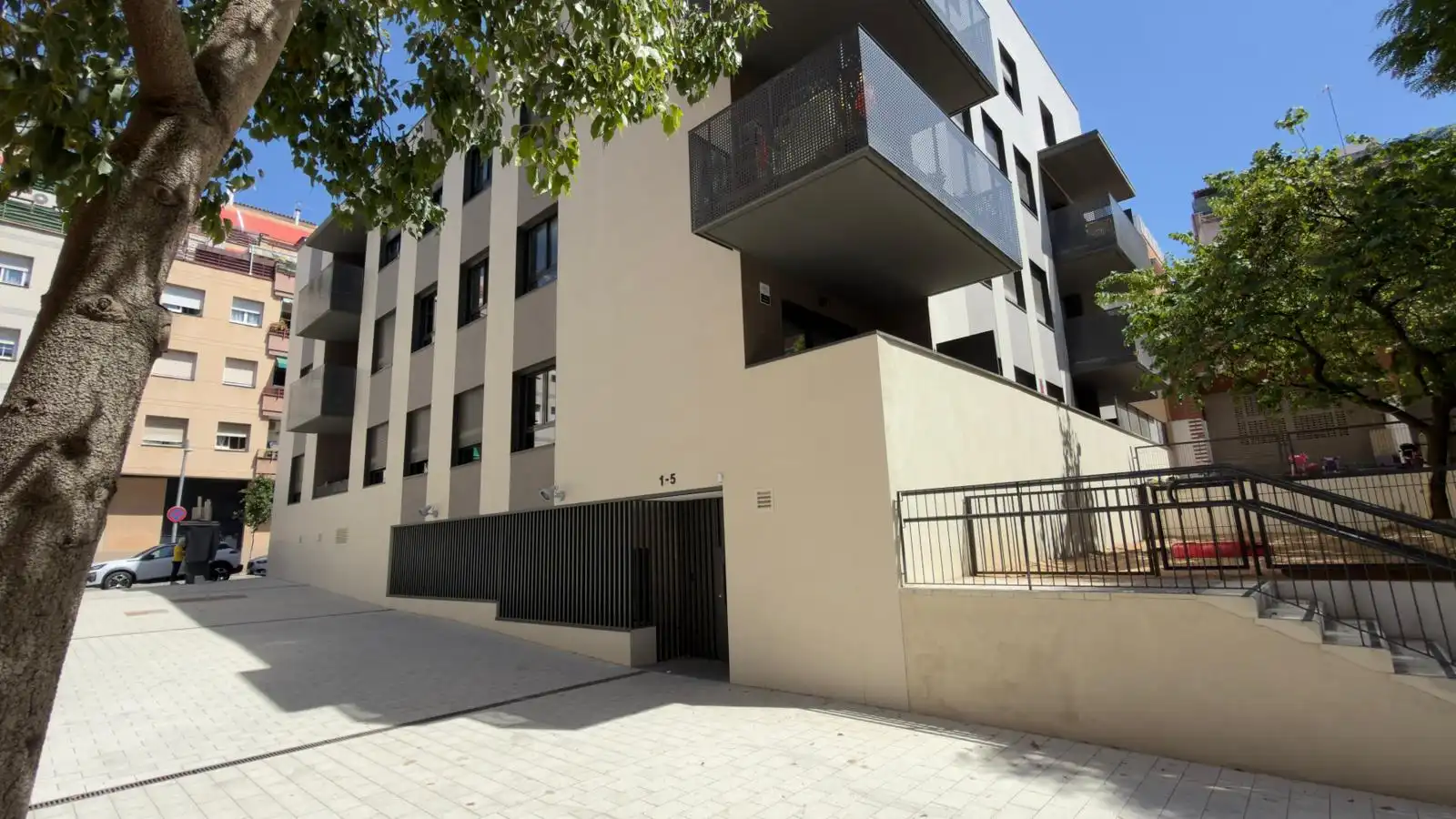 Exterior view of Attic for sale in Esplugues de Llobregat  with Air Conditioner, Heating and Terrace