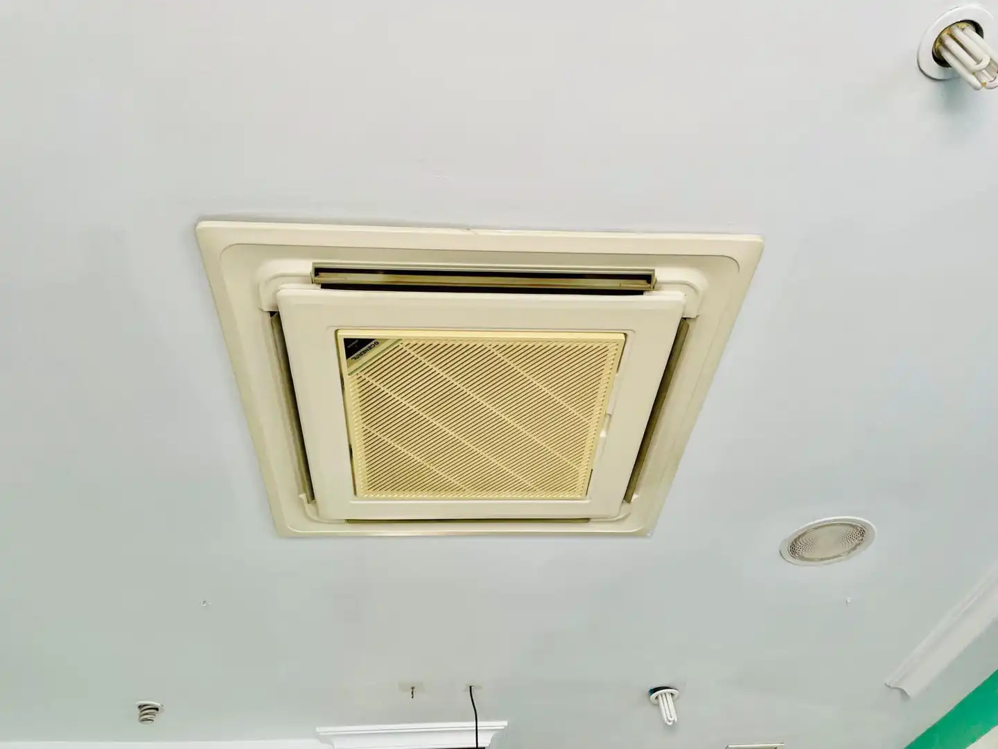 Vista exterior de Local en venta en Córdoba con Aire acondicionado
