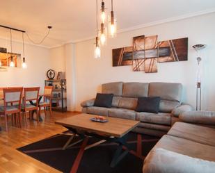 Living room of Flat for sale in Zamora Capital   with Heating, Parquet flooring and Storage room