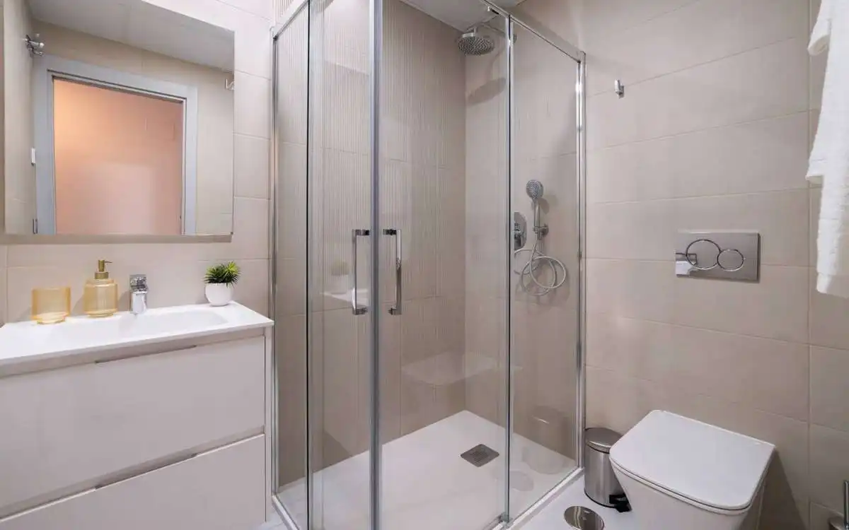 Badezimmer von Wohnung zum Verkauf in Benidorm mit Terrasse und Gemeinschaftspool