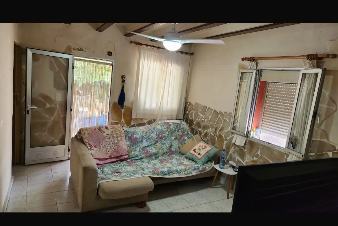 Sala d'estar de Finca rústica en venda en Oliva amb Calefacció