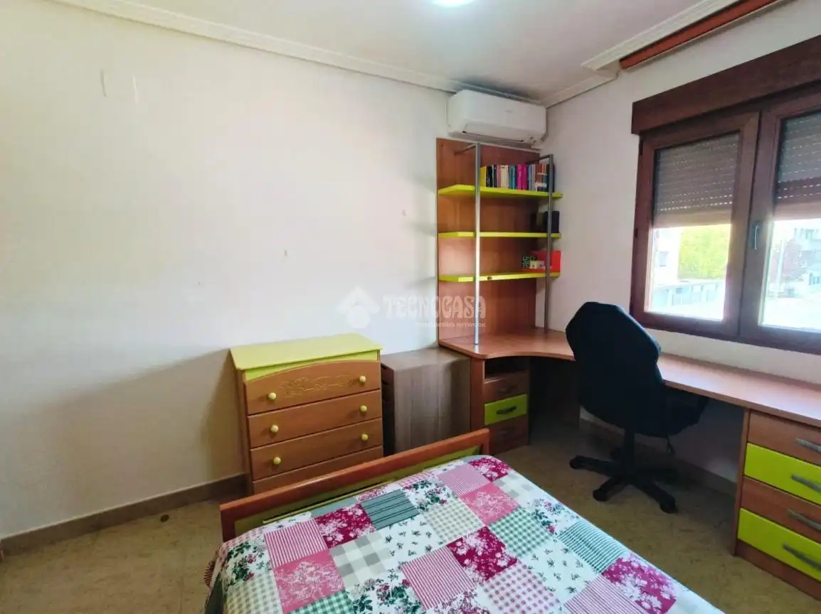 Casa aparellada en venda a Medina del Campo, imagen 24
