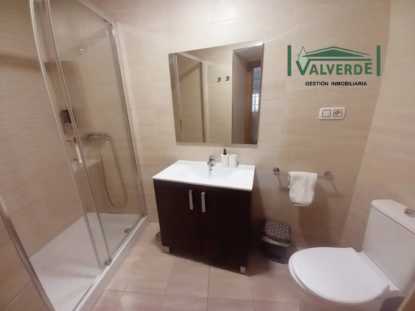 Badezimmer von Wohnung zur Miete in Granada mit Klimaanlage, Heizung und Möbliert