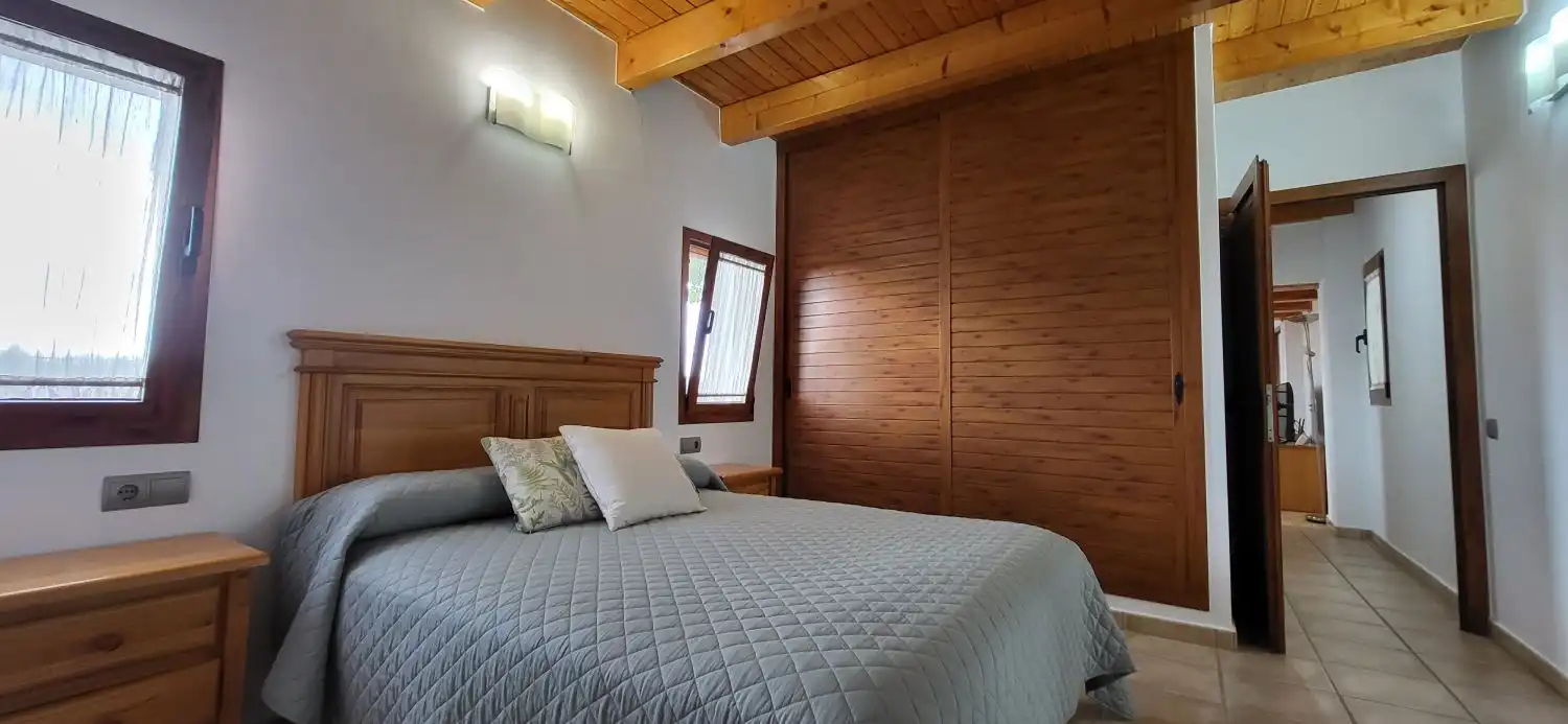 Schlafzimmer von Haus oder Chalet zum Verkauf in Deltebre mit Klimaanlage und Abstellraum