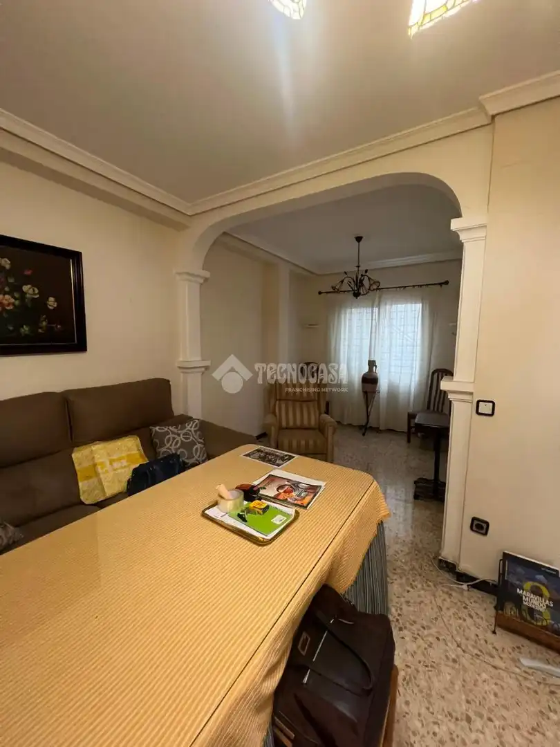 Sala d'estar de Casa o xalet en venda en Sevilla amb Aire condicionat i Terrassa