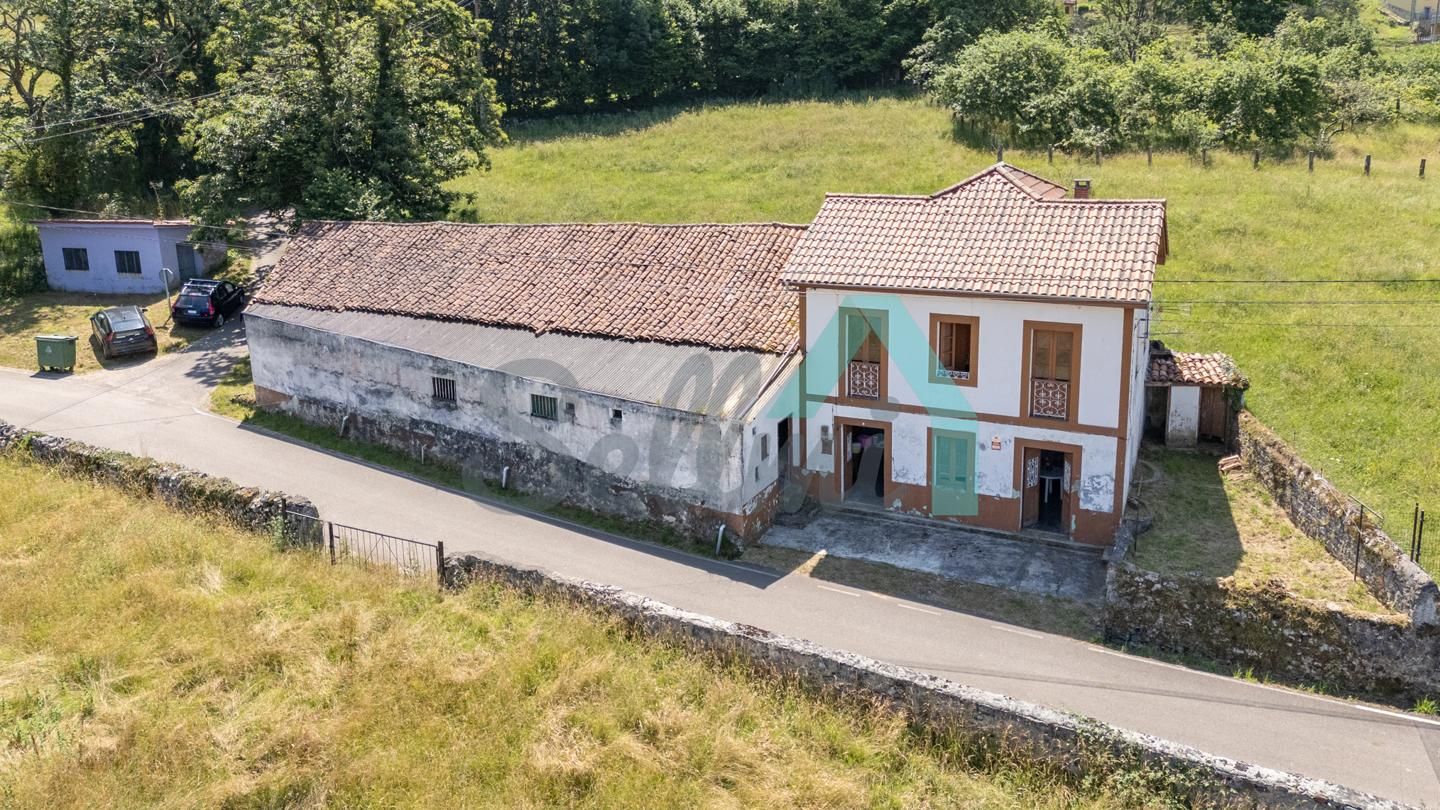 Vista exterior de Casa o xalet en venda en Grado amb Jardí privat