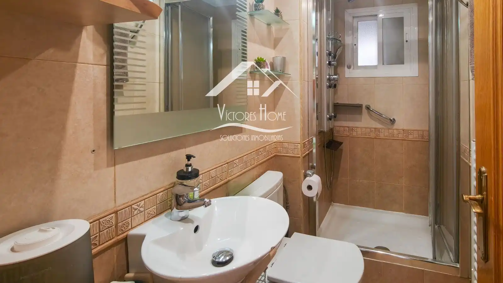 Baño de Piso en venta en Madrid con Aire acondicionado, Calefacción y Terraza