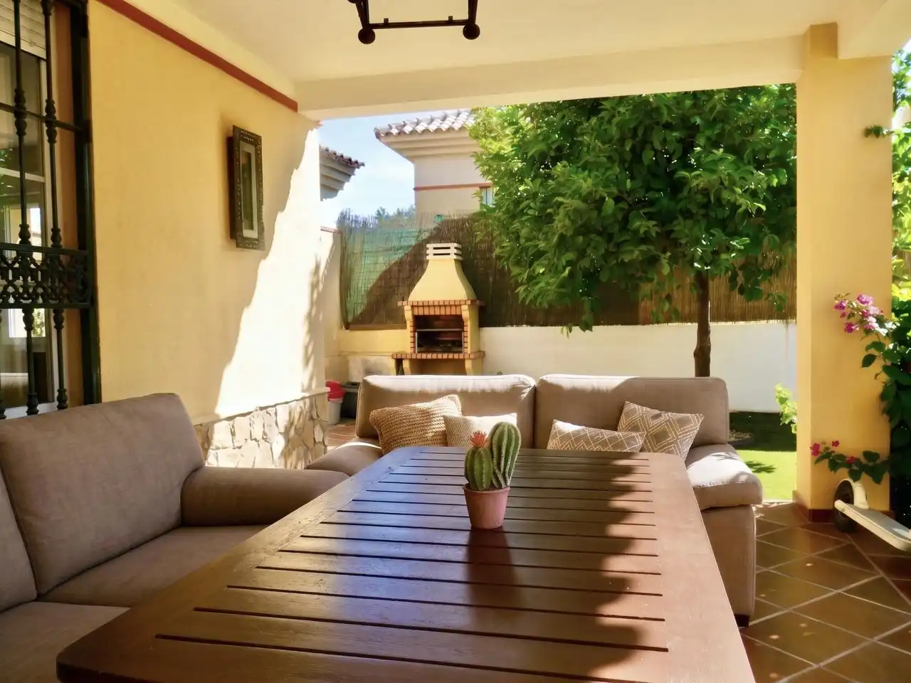 Terrassa de Casa o xalet en venda en Montequinto amb Aire condicionat, Jardí privat i Terrassa
