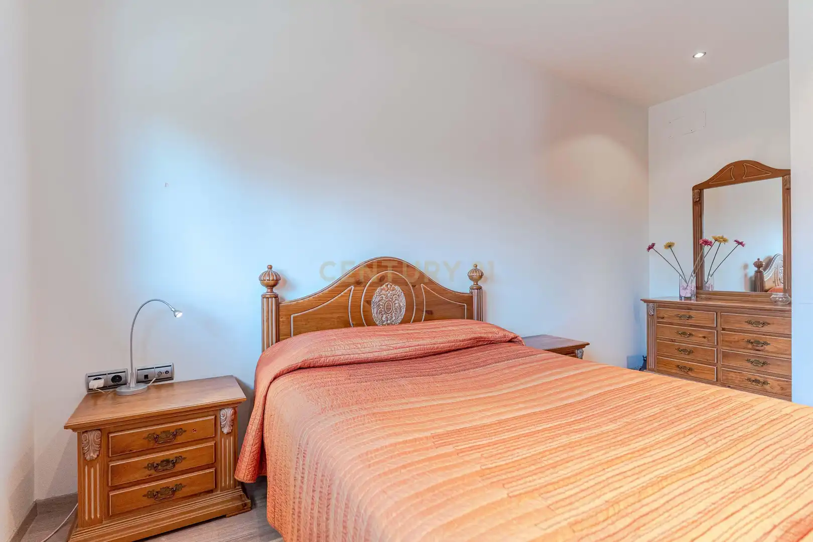 Dormitori de Casa o xalet en venda en Gójar amb Aire condicionat, Jardí privat i Traster