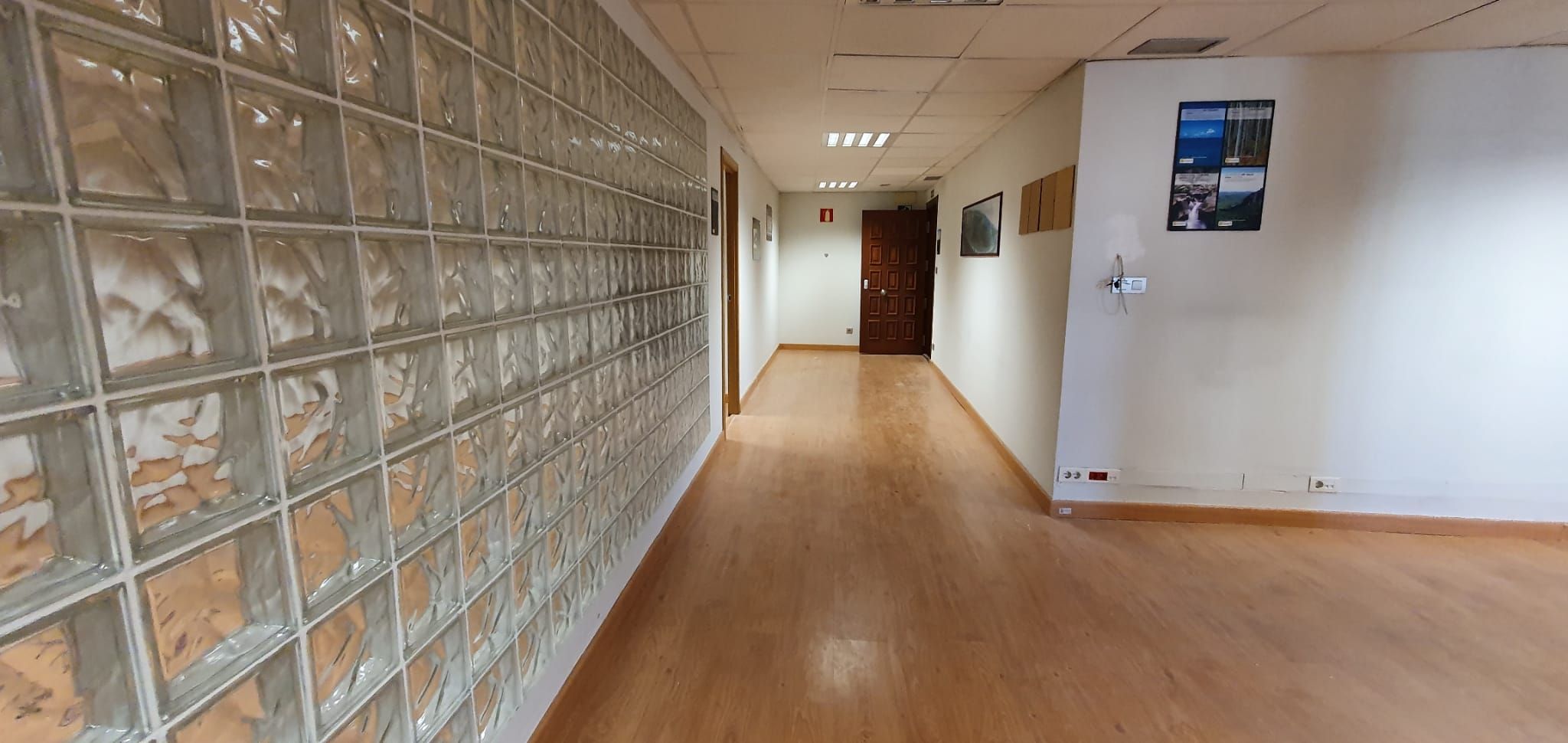 Oficina de lloguer a N/A, Cuatro Caminos