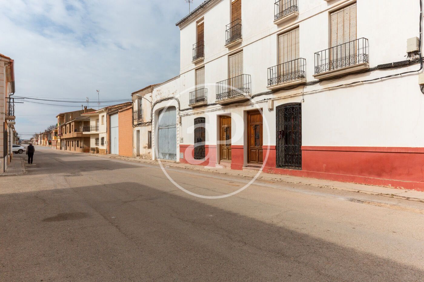 Vista exterior de Finca rústica en venda en Utiel amb Calefacció, Terrassa i Traster