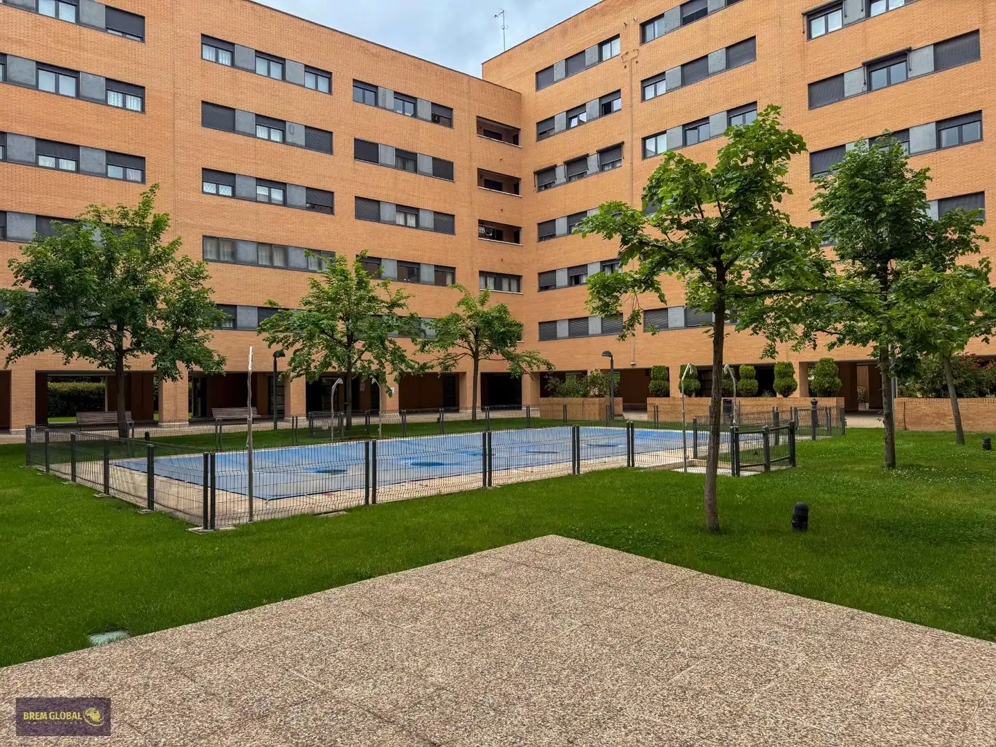 Vista exterior de Piso en venta en Madrid con Aire acondicionado, Calefacción y Jardín privado