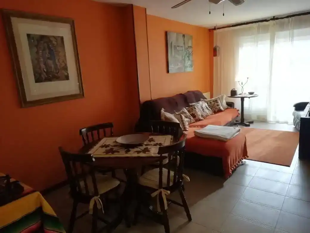 Sala d'estar de Pis en venda en Poio amb Balcó