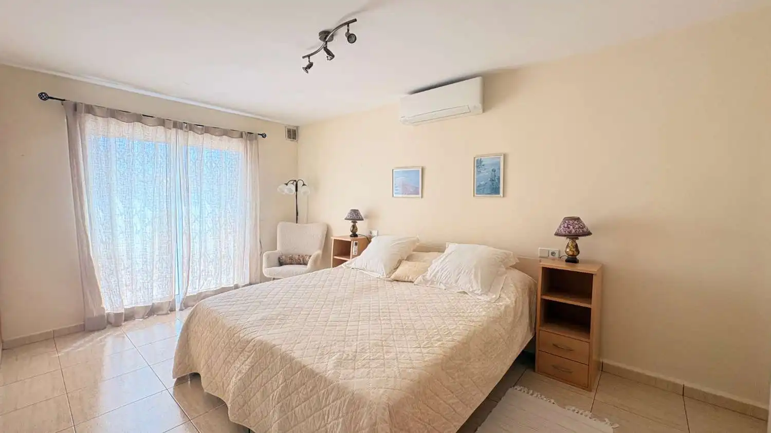 Dormitori de Casa o xalet en venda en Orihuela amb Aire condicionat, Calefacció i Terrassa