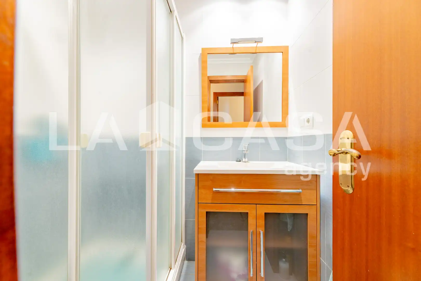 Bathroom of Flat for sale in Valencia  with Air Conditioner and Balcony