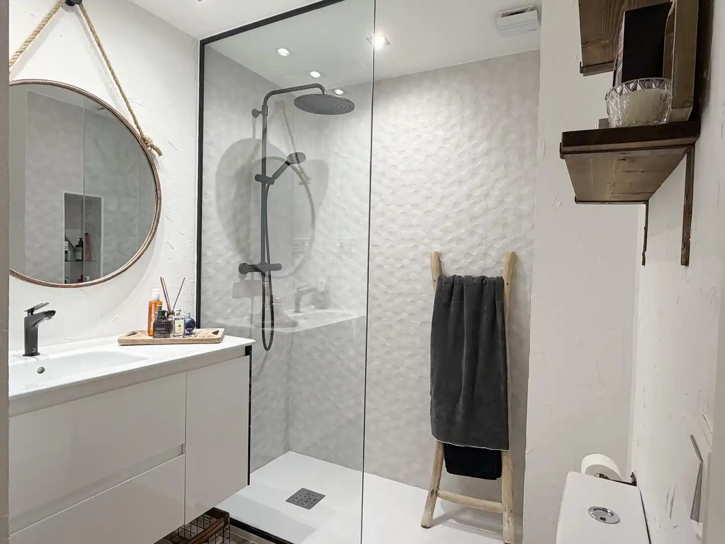 Bathroom of Study for sale in Roda de Berà  with Air Conditioner, Heating and Parquet flooring