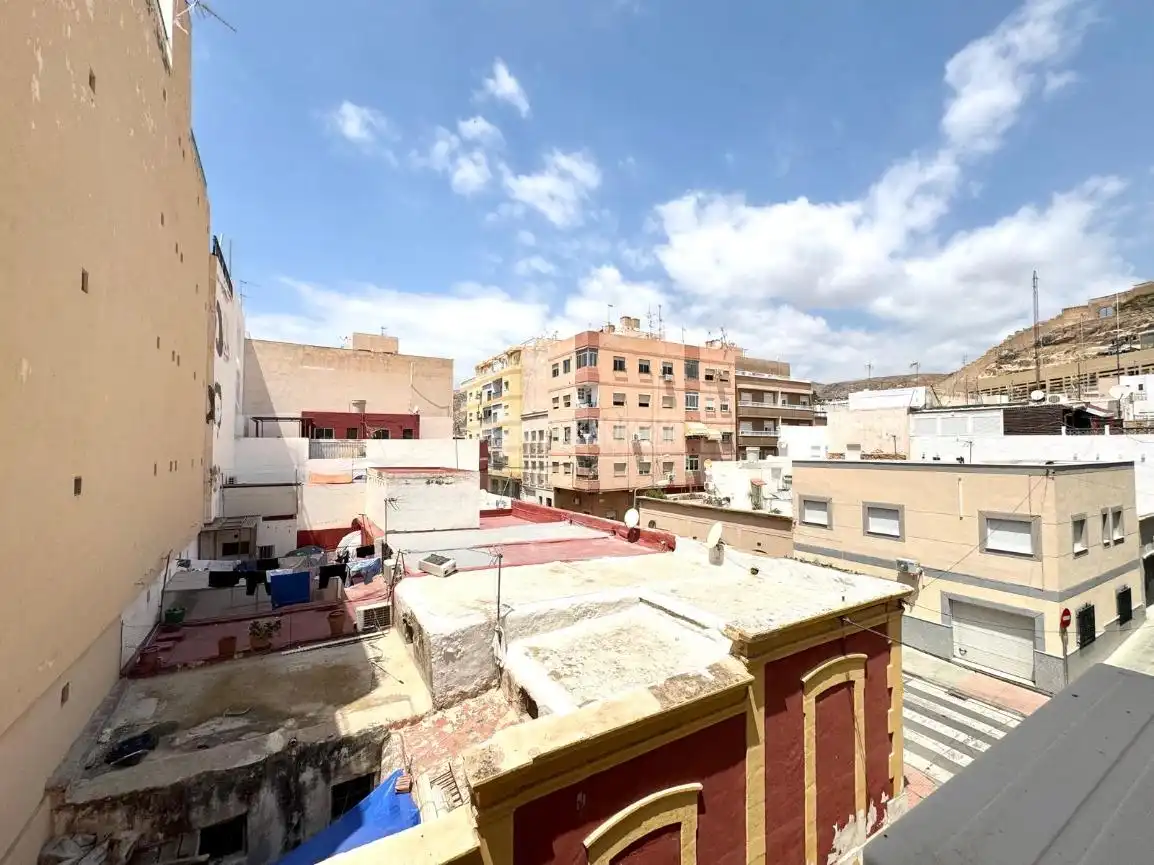 Vista exterior de Piso en venta en Almería