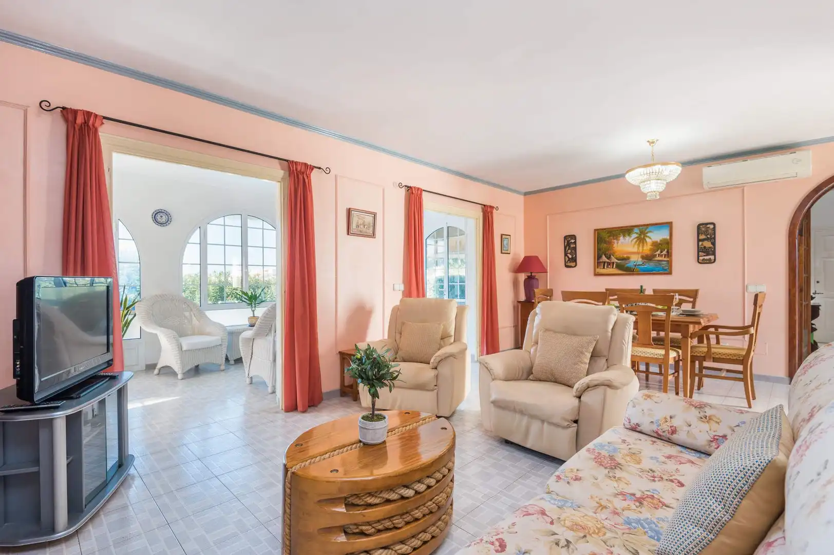 Sala d'estar de Casa o xalet en venda en Ciutadella de Menorca amb Aire condicionat, Jardí privat i Terrassa